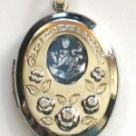 Renesmee Crest NECKLACE LOCKET Twilight