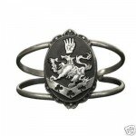 Twilight ESME'S BRACELET Cullen Crest New Moon NECA
